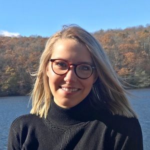 Meet your Posher, Caroline